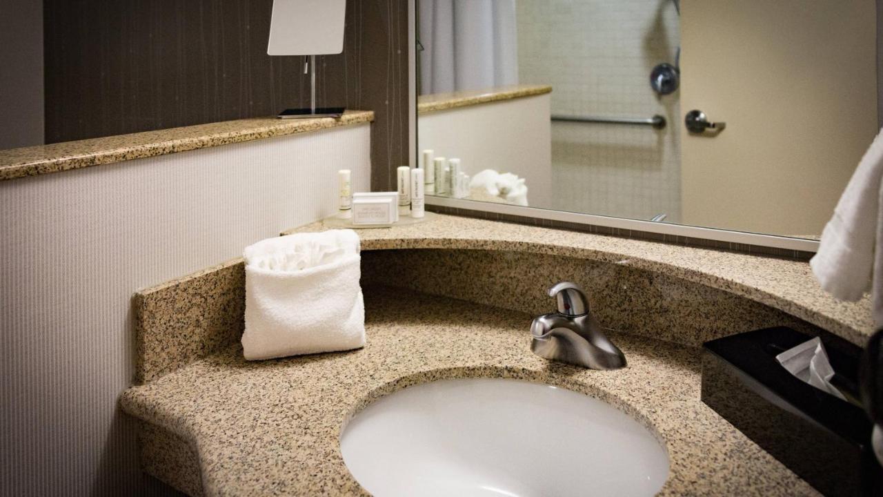 One-Bedroom King Suite with Sofa Bed, Courtyard view at Courtyard by Marriott Norman