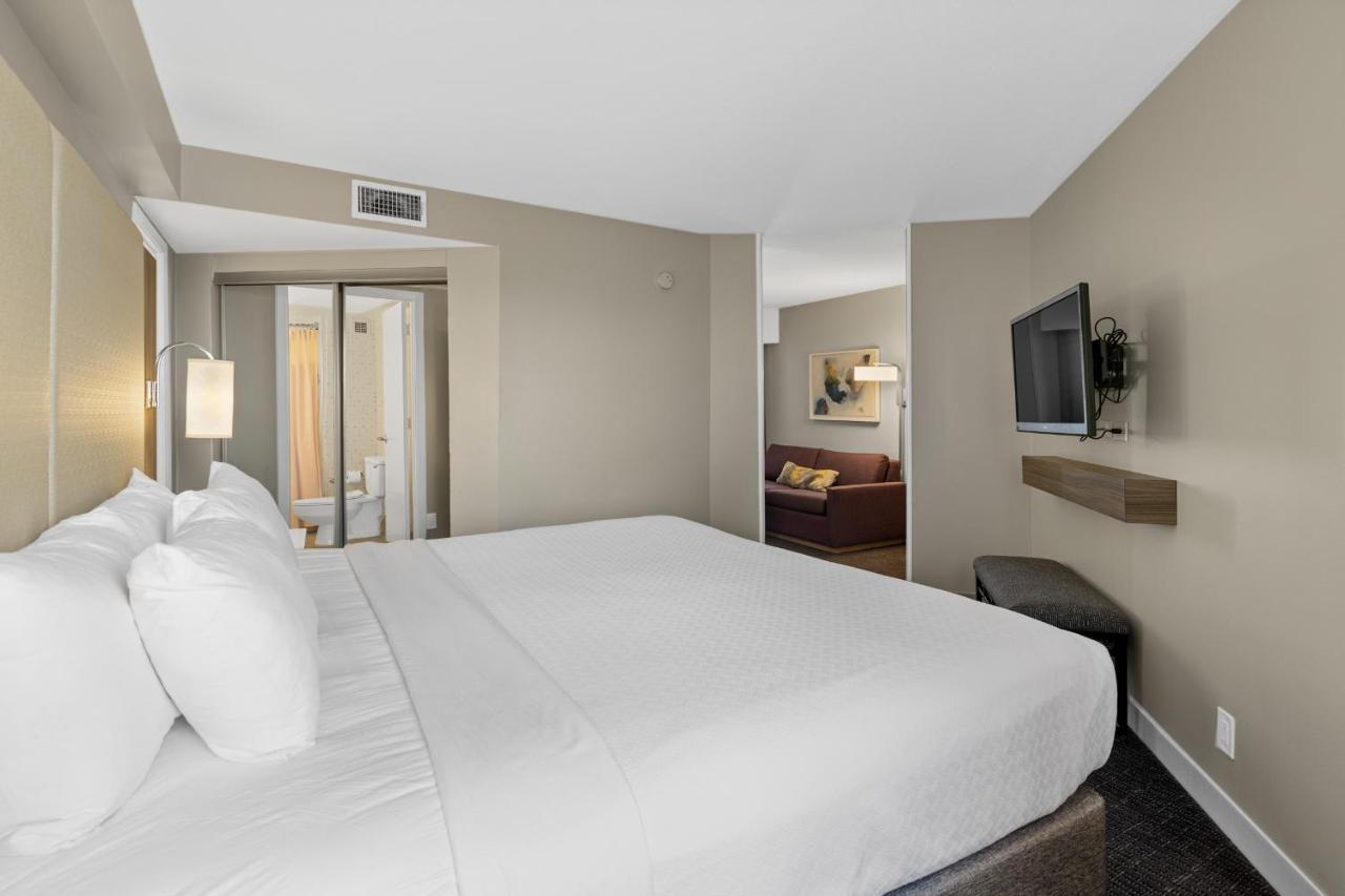 King Suite with Sofa Bed at Crowne Plaza Houston Med Ctr-Galleria Area by IHG