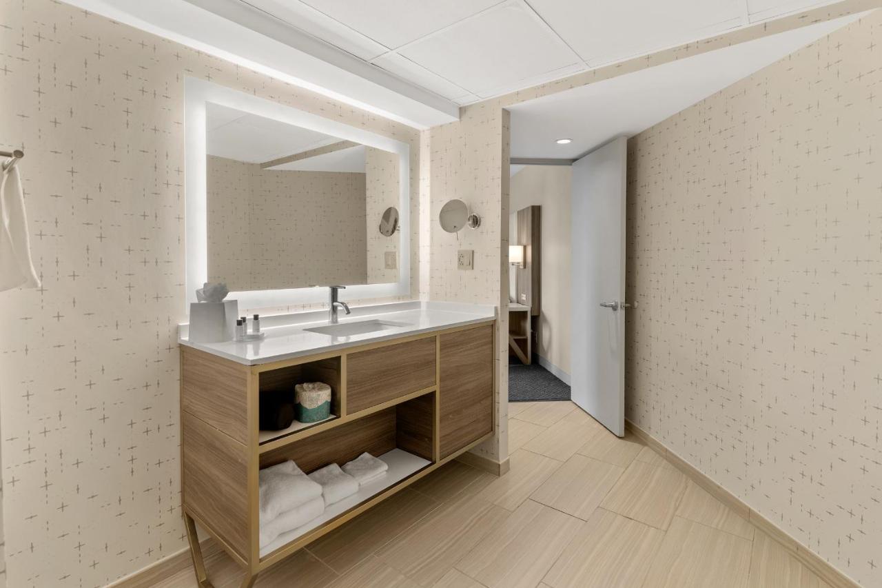 King Suite with Sofa Bed at Crowne Plaza Houston Med Ctr-Galleria Area by IHG