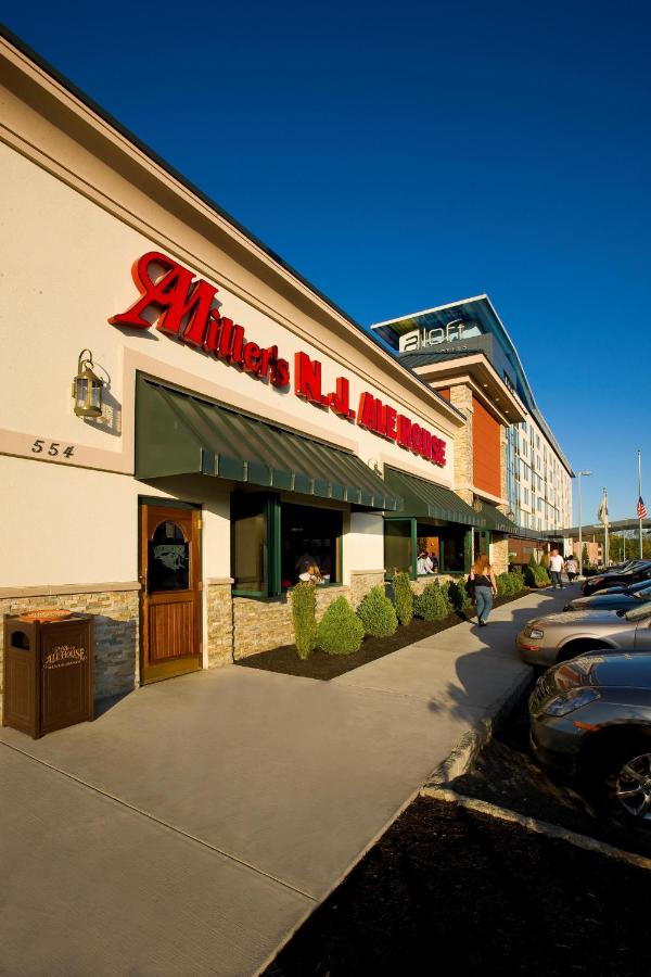 | Super 8 by Wyndham Mount Laurel