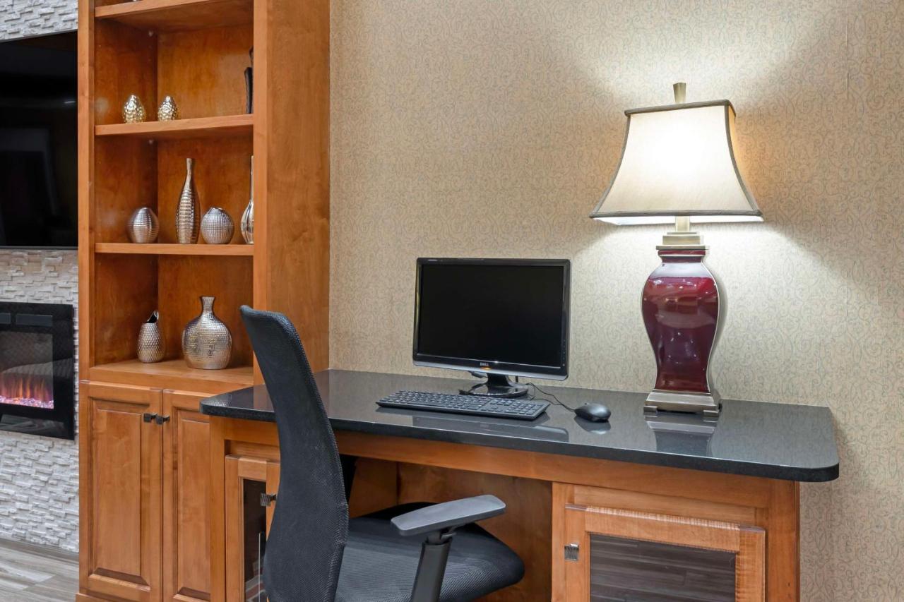 | Best Western Plus Bradbury Inn & Suites