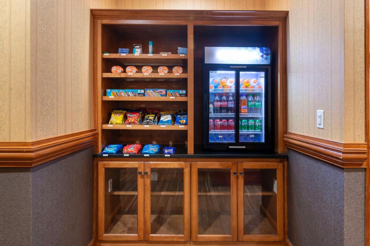 | Best Western Plus Bradbury Inn & Suites