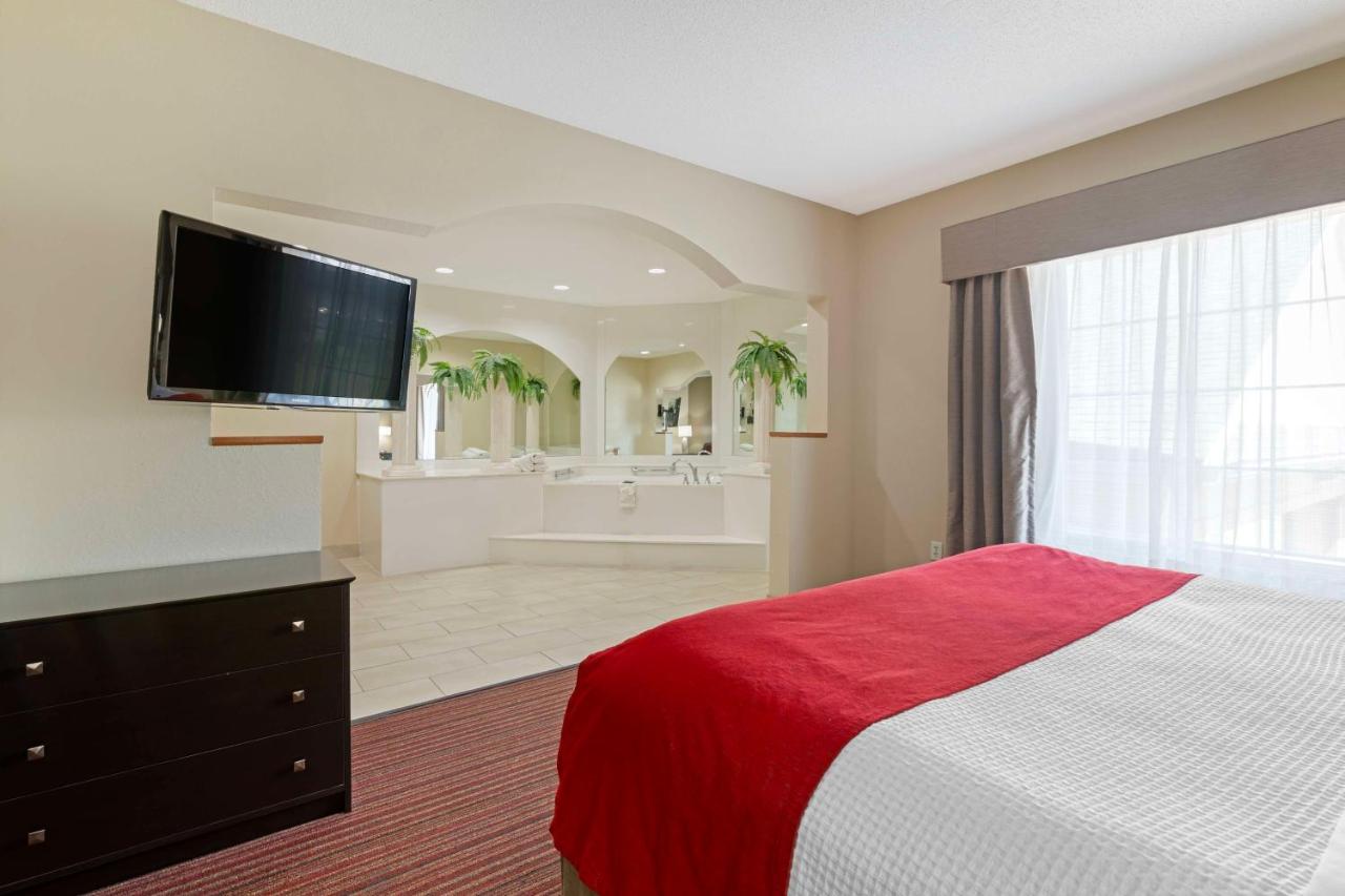 | Best Western Plus Bradbury Inn & Suites