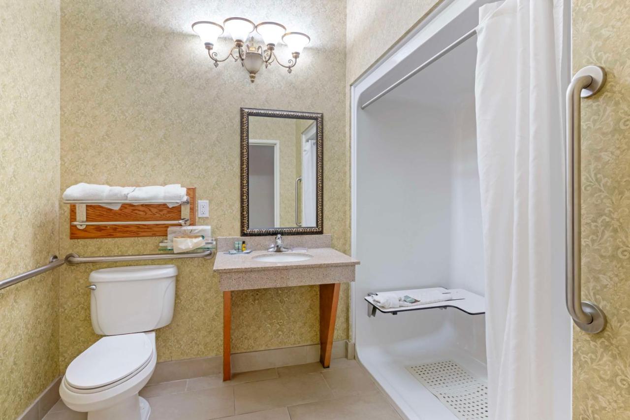 | Best Western Plus Bradbury Inn & Suites
