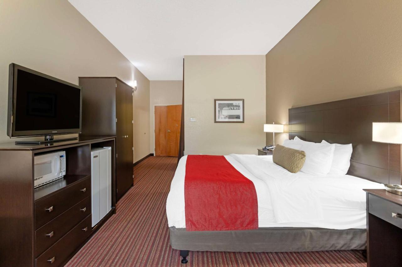| Best Western Plus Bradbury Inn & Suites