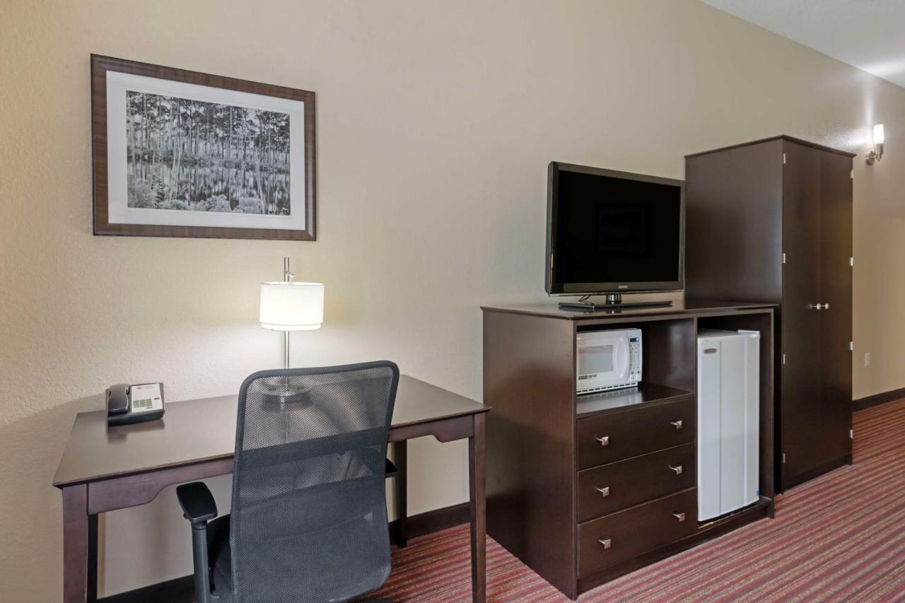 | Best Western Plus Bradbury Inn & Suites