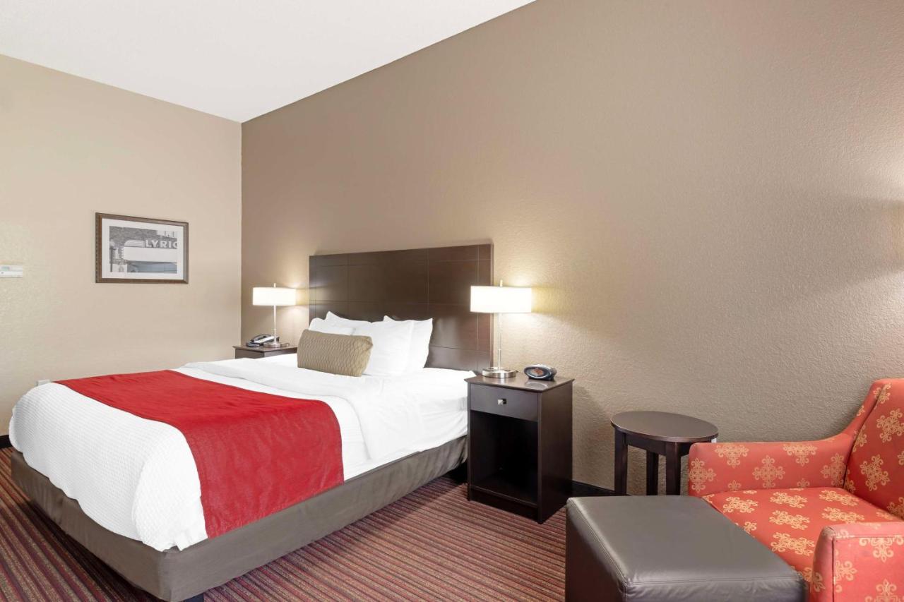 | Best Western Plus Bradbury Inn & Suites