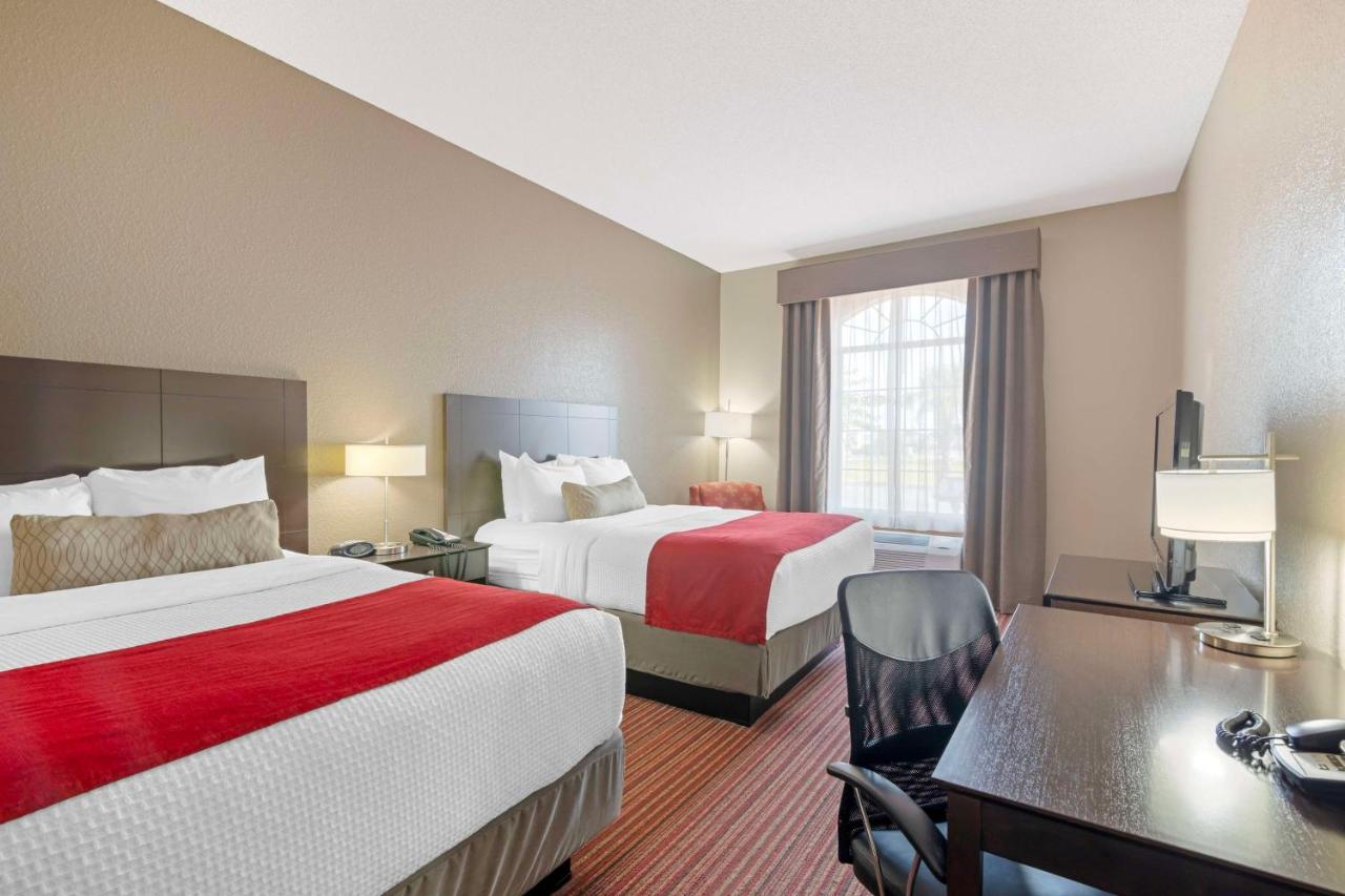Queen Room with Two Queen Beds - Disability Access at Best Western Plus Bradbury Inn & Suites
