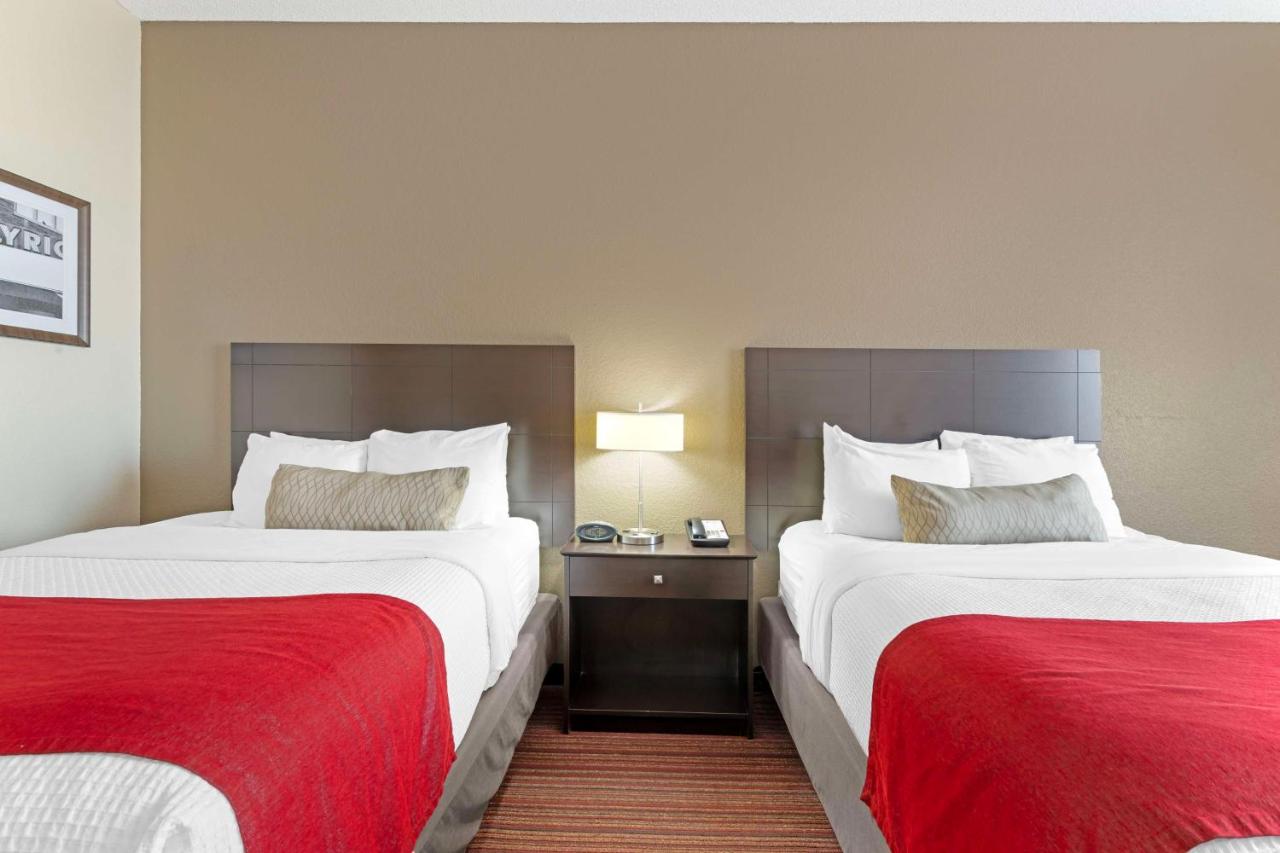 Queen Room with Two Queen Beds - Disability Access at Best Western Plus Bradbury Inn & Suites