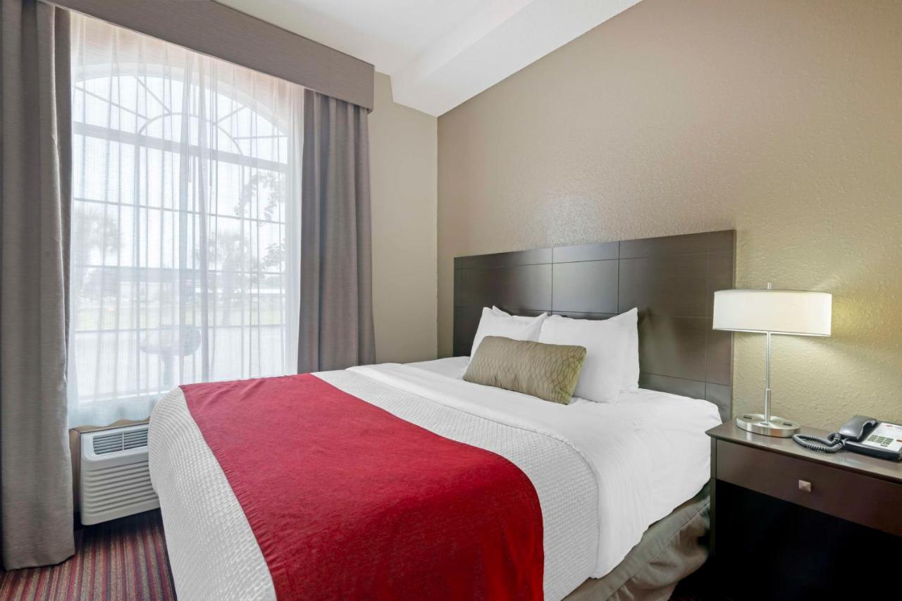 | Best Western Plus Bradbury Inn & Suites
