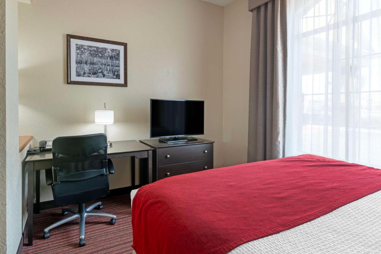 | Best Western Plus Bradbury Inn & Suites