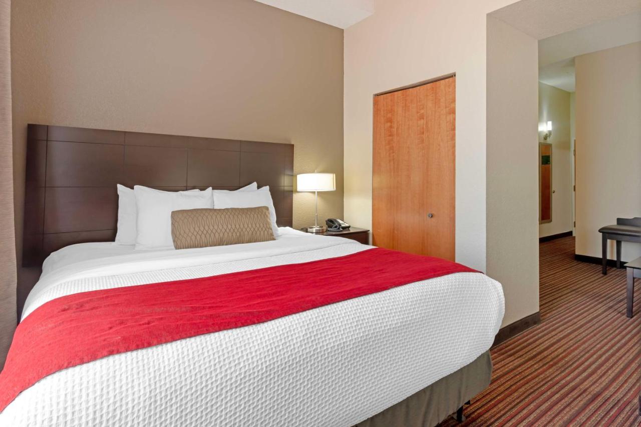| Best Western Plus Bradbury Inn & Suites