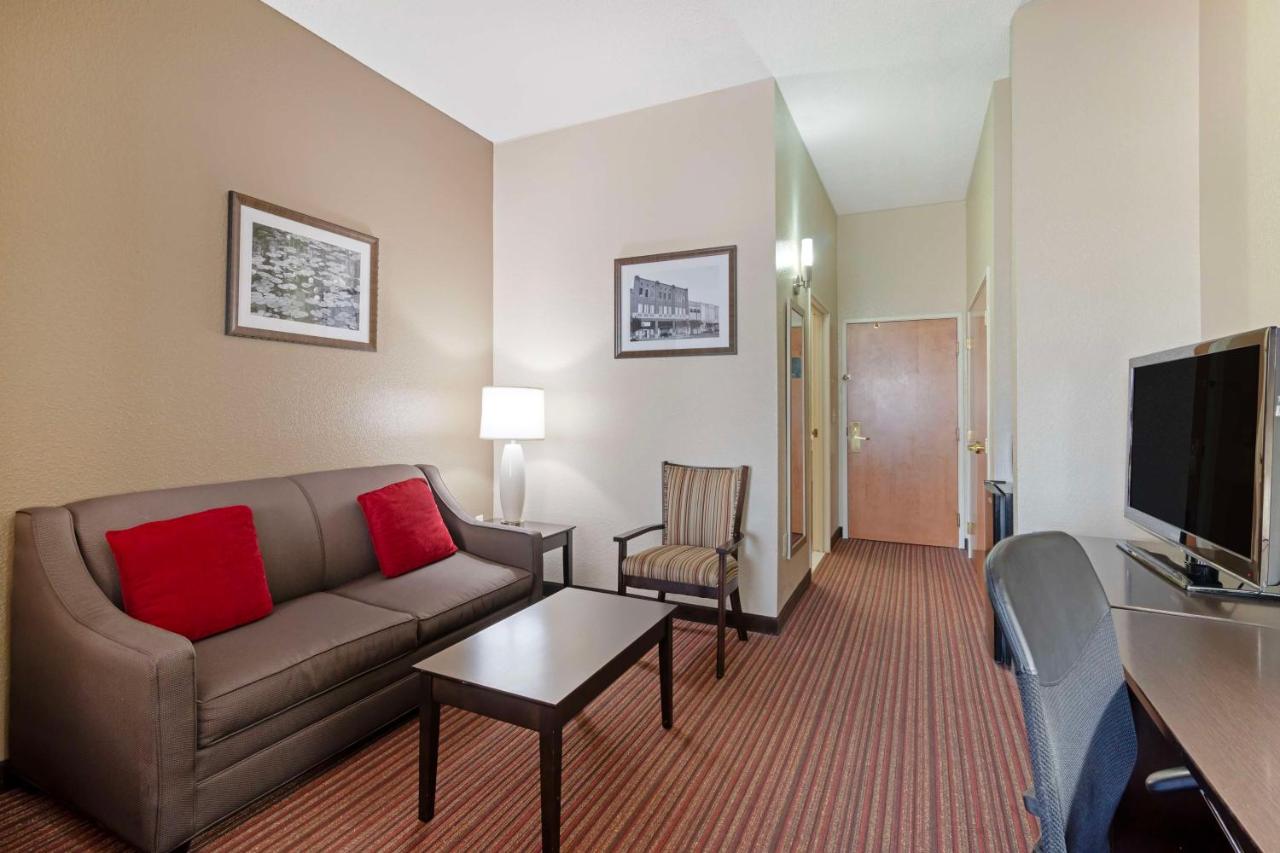 Queen Suite with Queen Beds - Non-Smoking at Best Western Plus Bradbury Inn & Suites