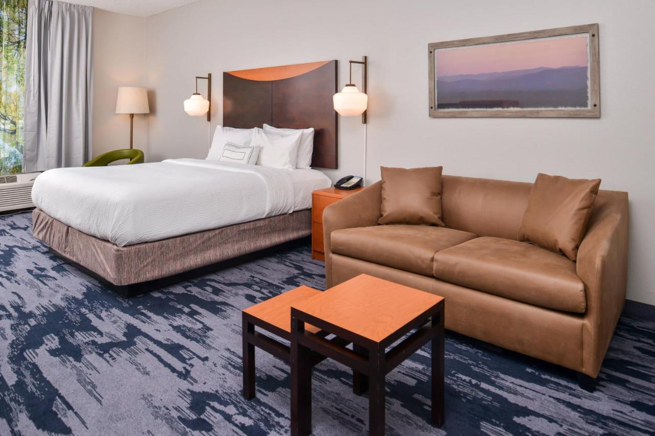 Large King Room at Fairfield Inn & Suites by Marriott Ocala