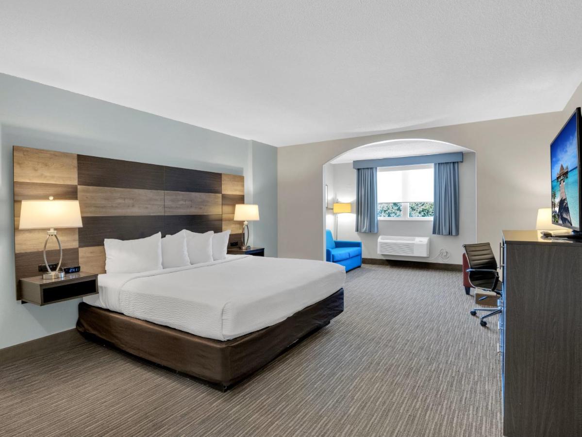 King Suite - Non-Smoking at Country Inn & Suites by Radisson Rehoboth Beach - Dewey