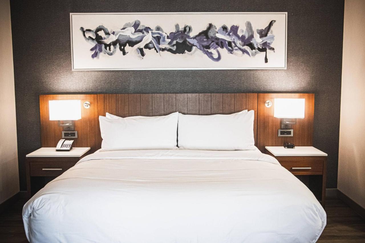 | Delta Hotels by Marriott Cincinnati Sharonville