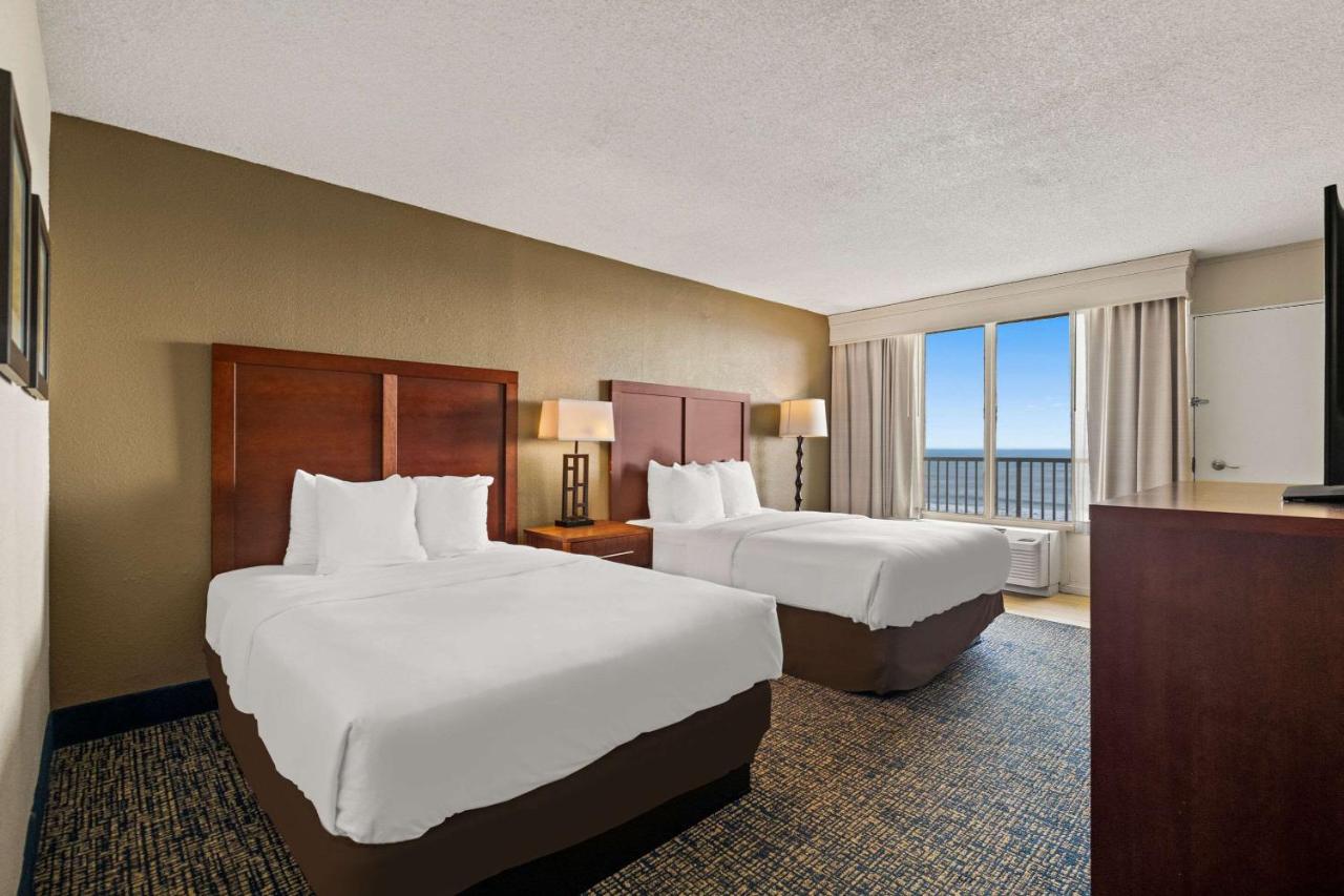 Two Double Beds Ocean View at Comfort Inn On the Ocean
