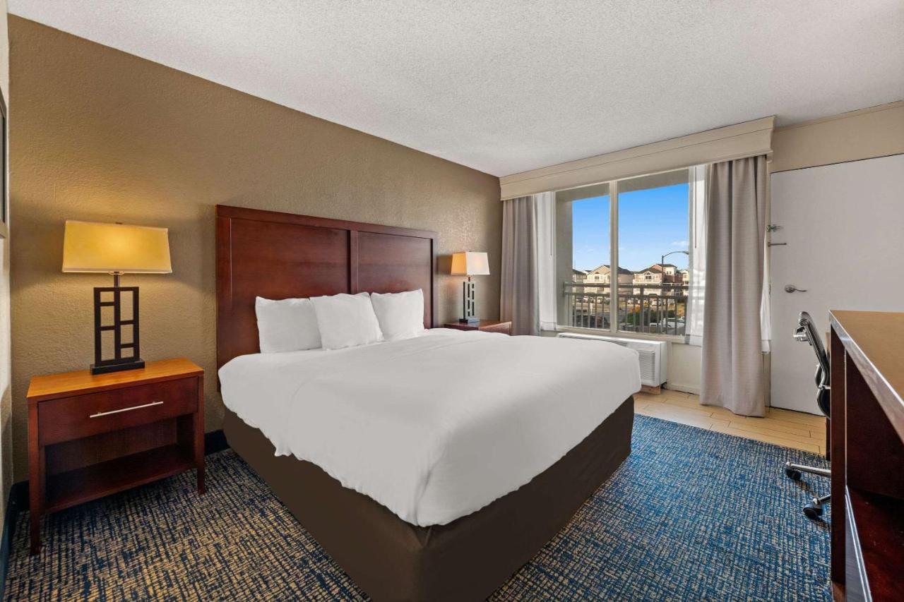 King Room with Pool View at Comfort Inn On the Ocean