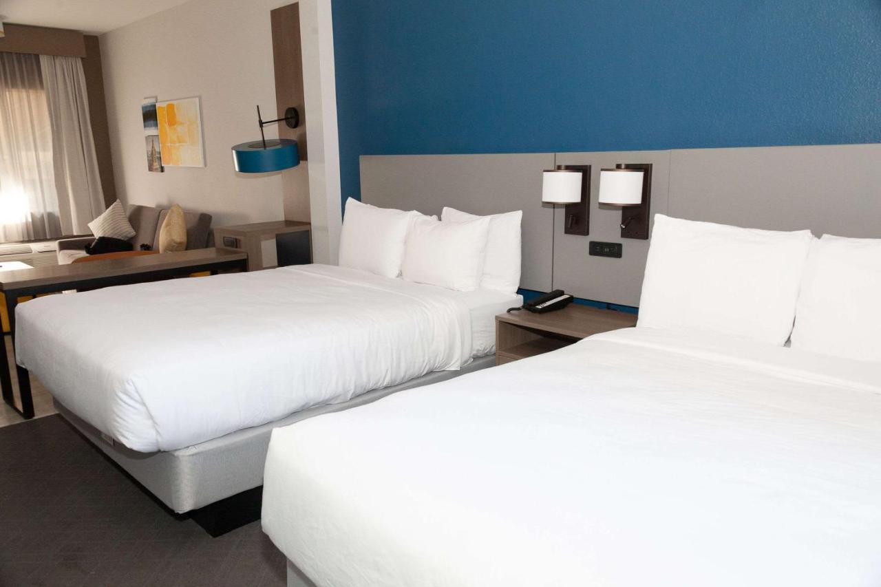 One Room Suite with Two Queen Beds and Sofa bed - Non Smoking at Comfort Suites Baton Rouge South I-10
