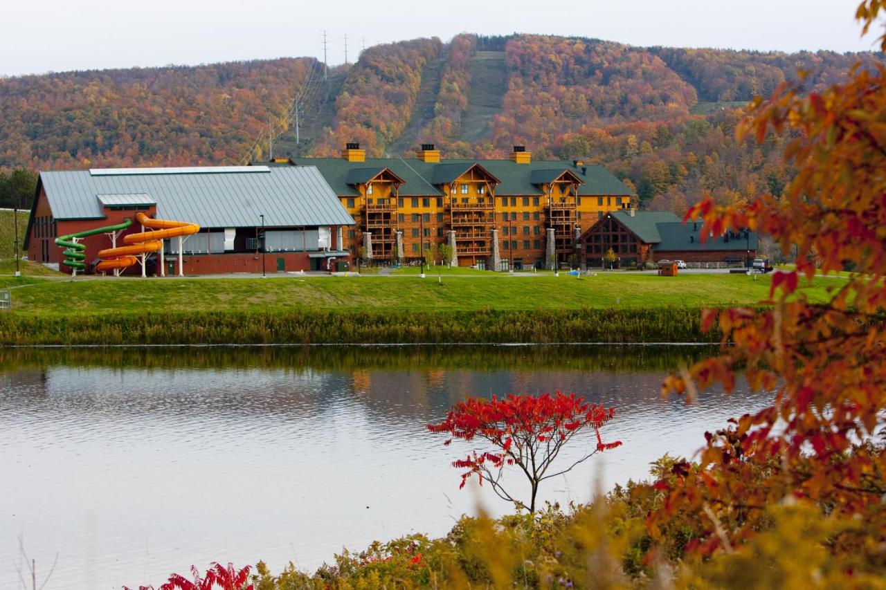 | Hope Lake Lodge & Indoor Waterpark