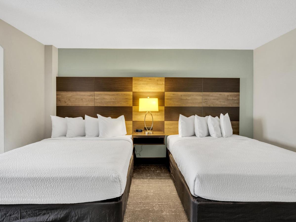 Queen Room at Country Inn & Suites by Radisson Rehoboth Beach - Dewey