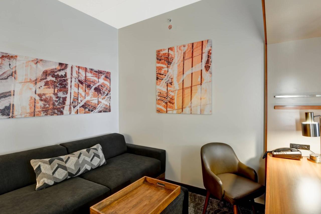 | SpringHill Suites Cincinnati Airport South