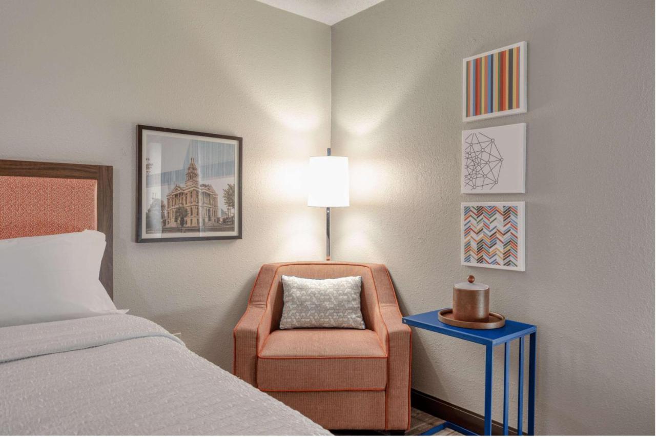 Queen Room with Two Queen Beds - Non-Smoking at Hampton Inn by Hilton Washington Court House