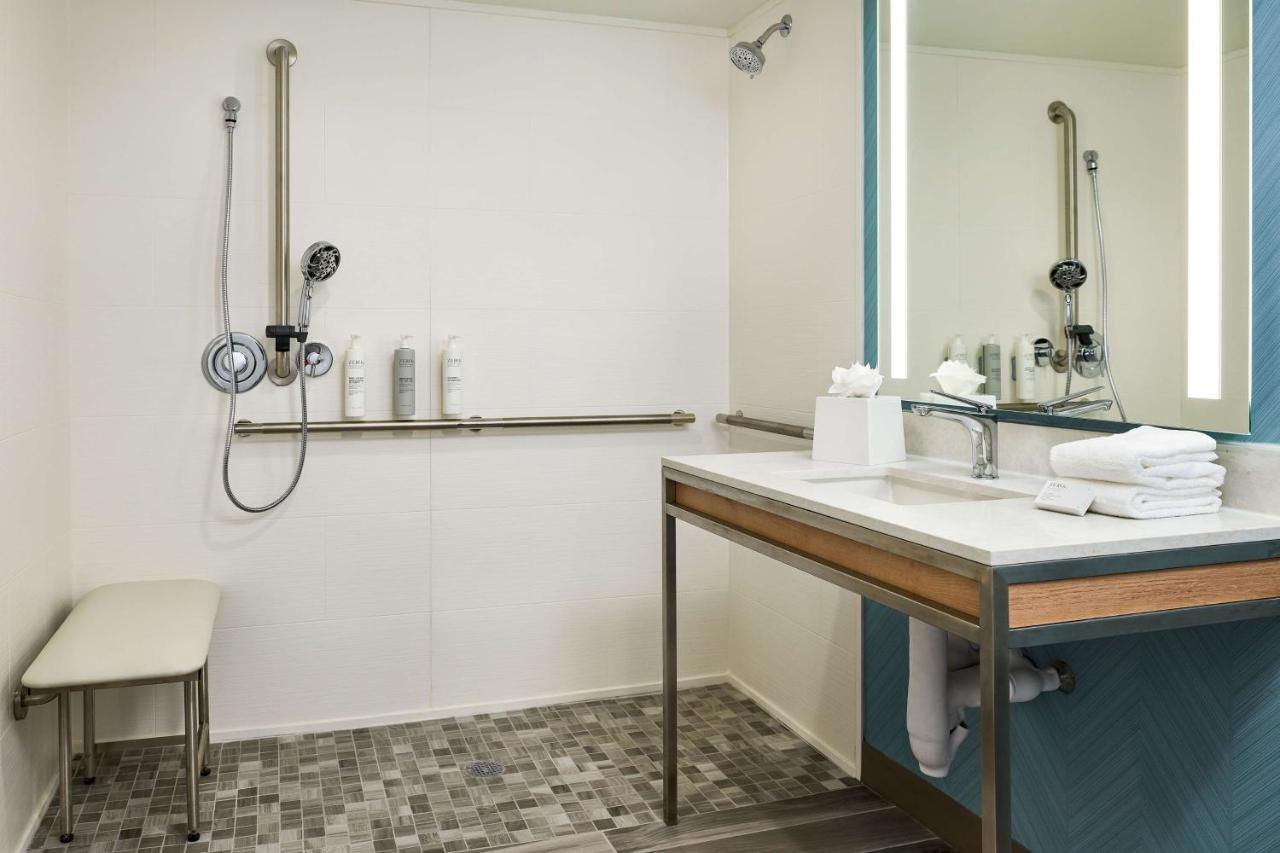 | Inn at Tewksbury
