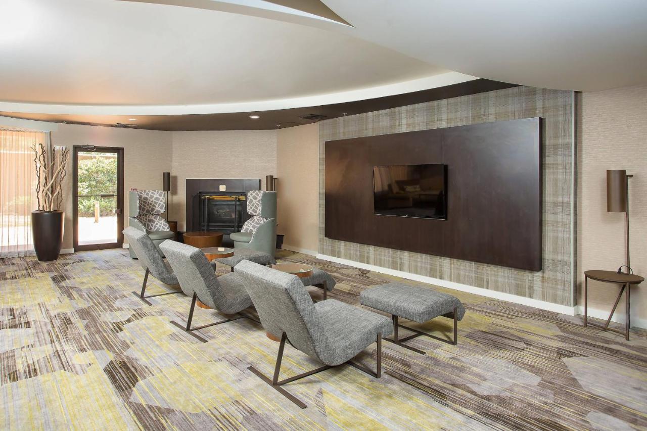 | Courtyard by Marriott Boston Westborough