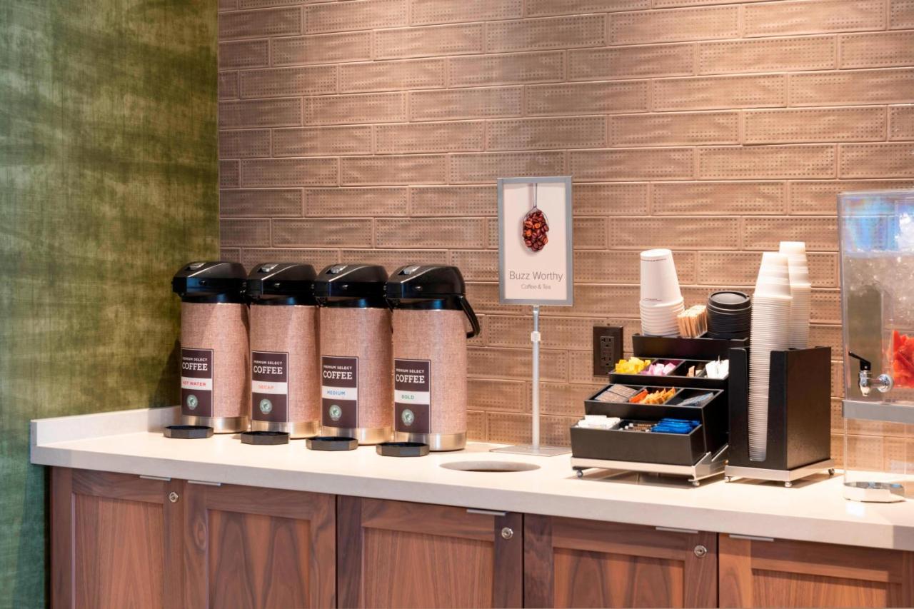 | Fairfield Inn & Suites by Marriott Fair Oaks Farms