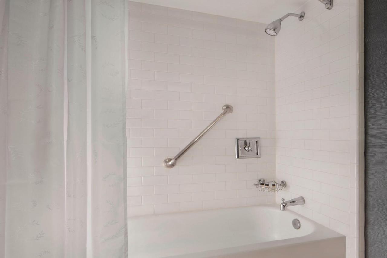  | Sheraton Arlington Hotel