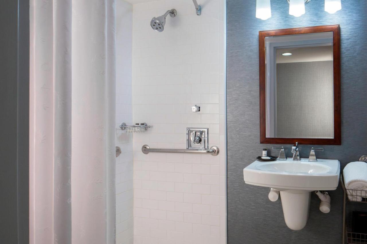  | Sheraton Arlington Hotel