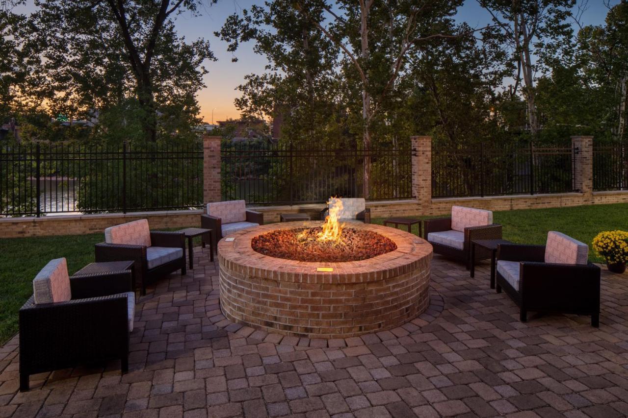  | Courtyard by Marriott Charleston Downtown/Civic Center