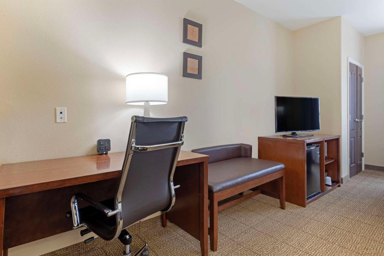 King Suite - Non-Smoking at Comfort Suites West Dallas - Cockrell Hill