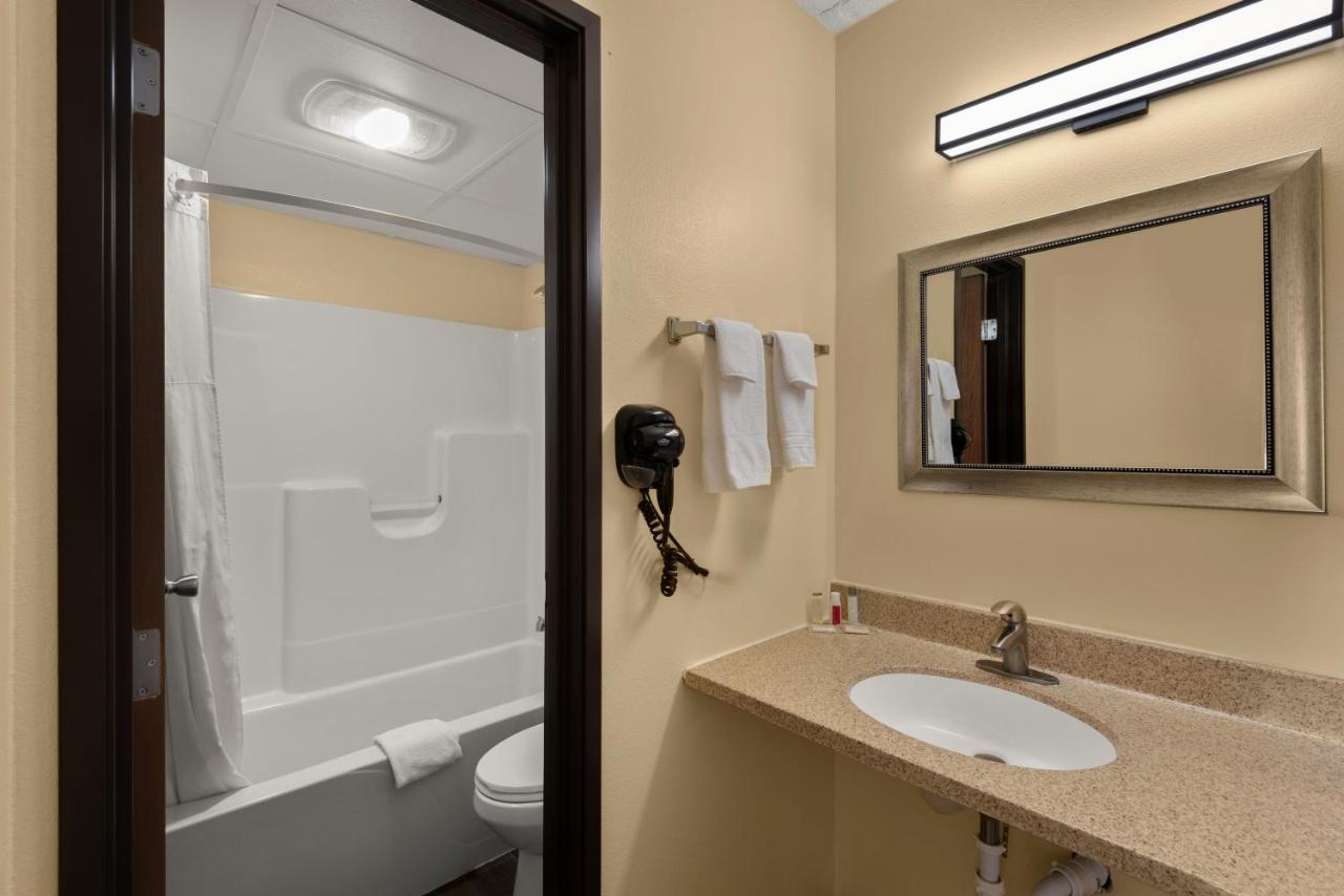 Queen Room with Two Queen Beds - Non-Smoking at Days Inn by Wyndham Newton
