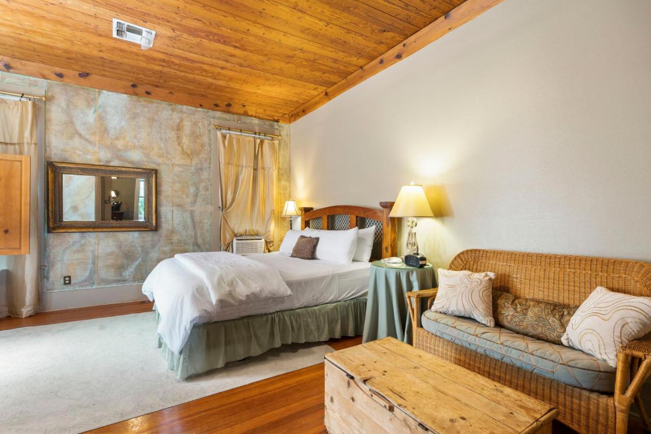  | Crystal River Inn