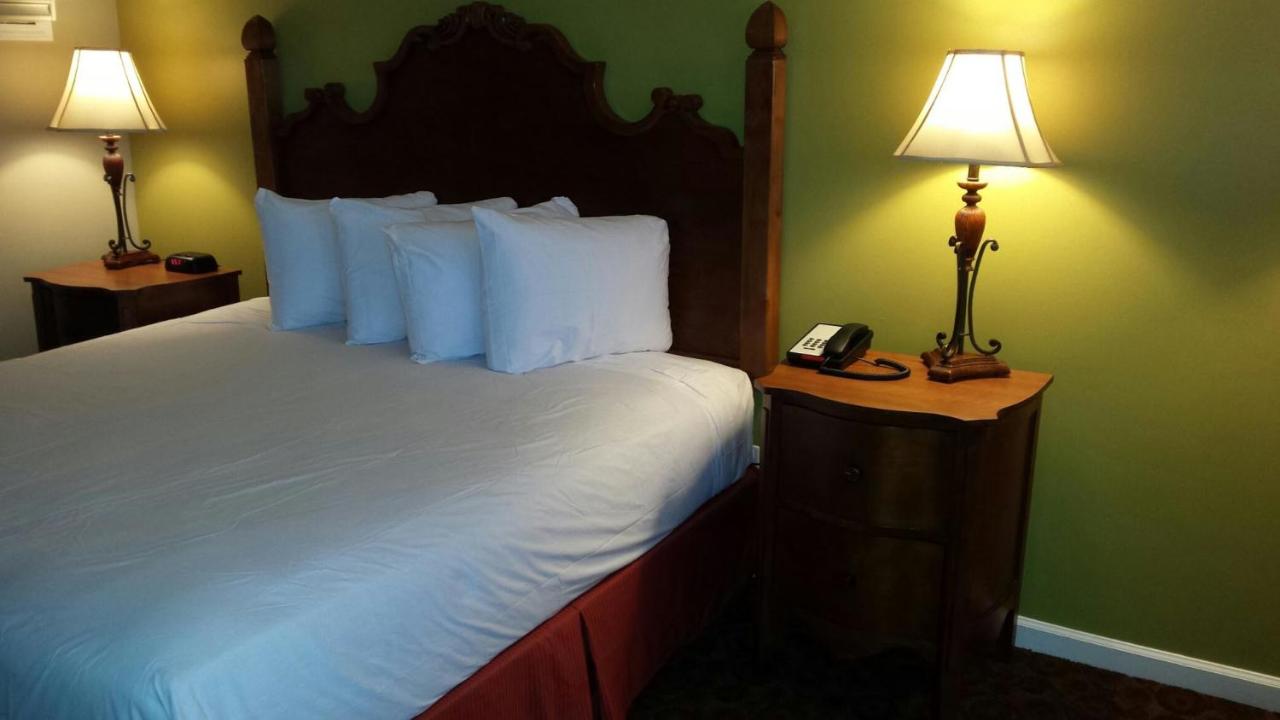  | Kentucky Lake Inn