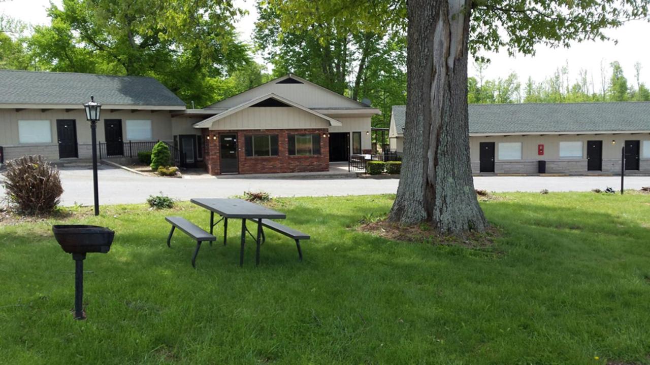  | Kentucky Lake Inn