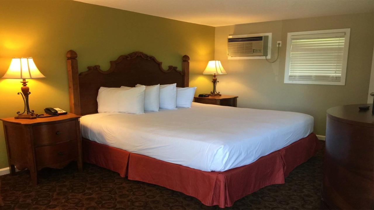  | Kentucky Lake Inn