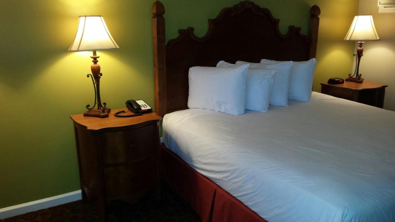  | Kentucky Lake Inn