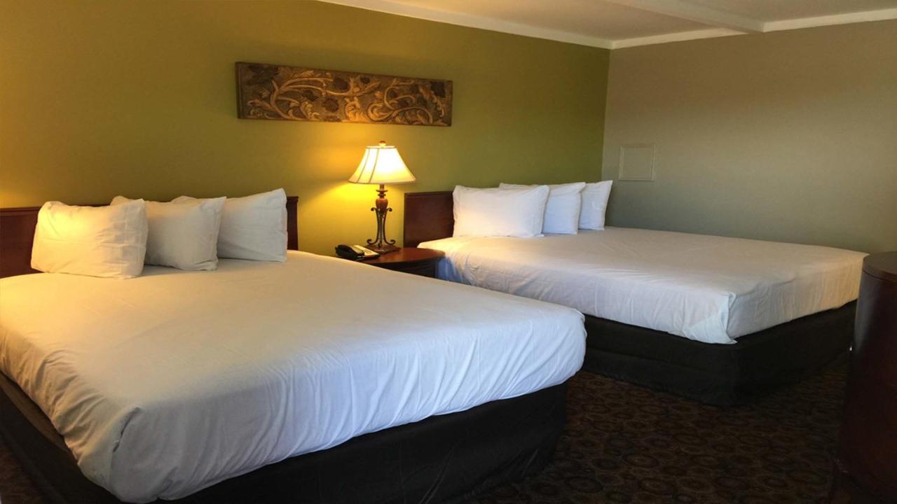  | Kentucky Lake Inn