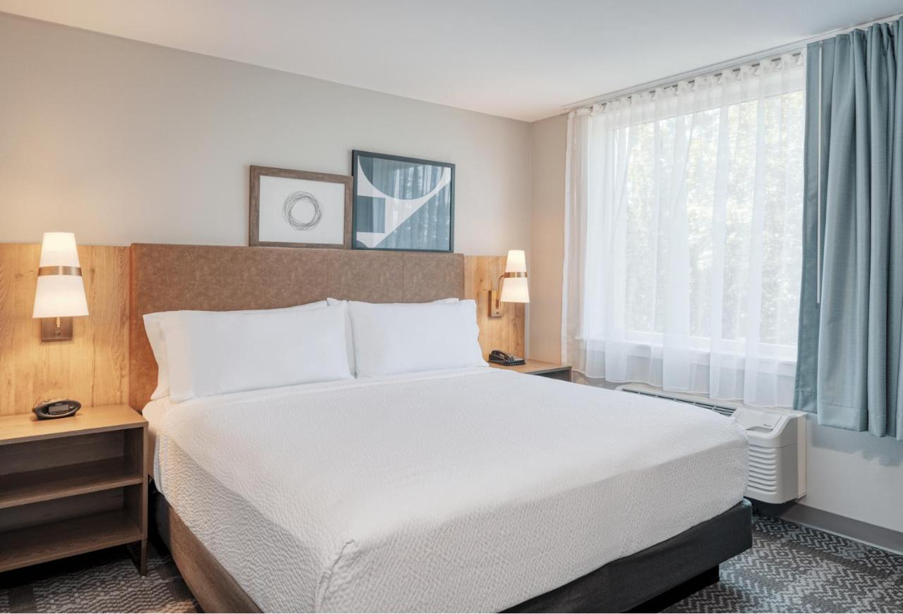 | Evergreen Suites Federal Way