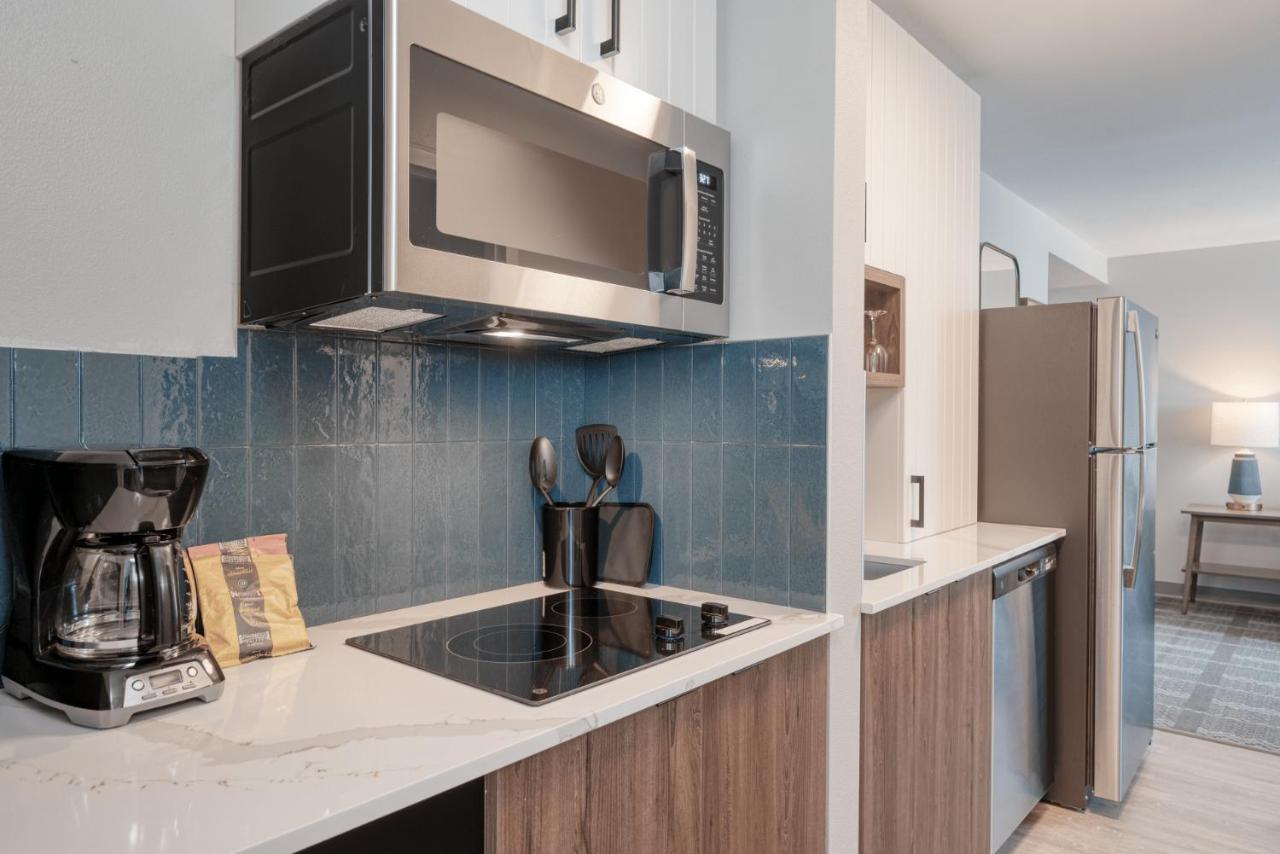 | Evergreen Suites Federal Way