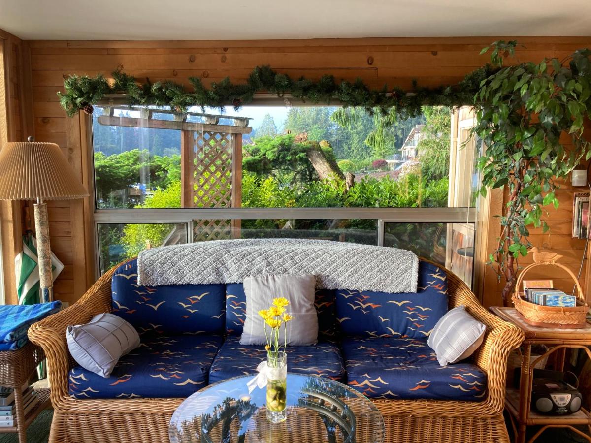 | Cottage Lake Bed and Breakfast