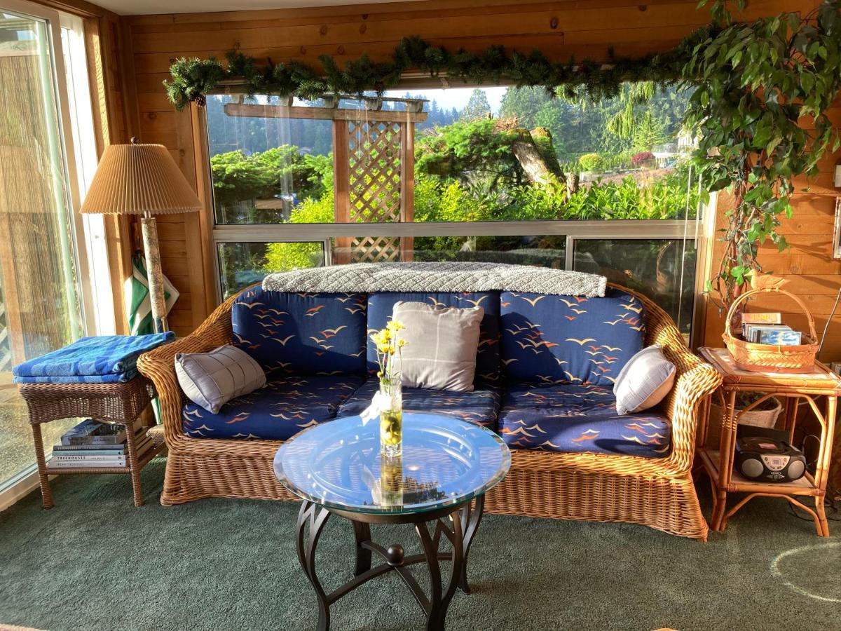 | Cottage Lake Bed and Breakfast