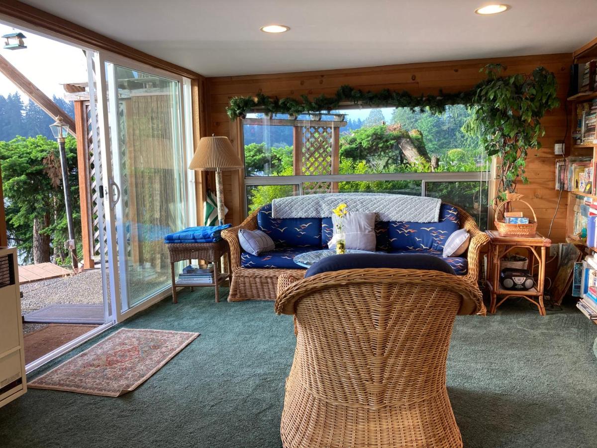 | Cottage Lake Bed and Breakfast