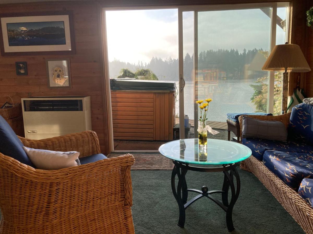 | Cottage Lake Bed and Breakfast