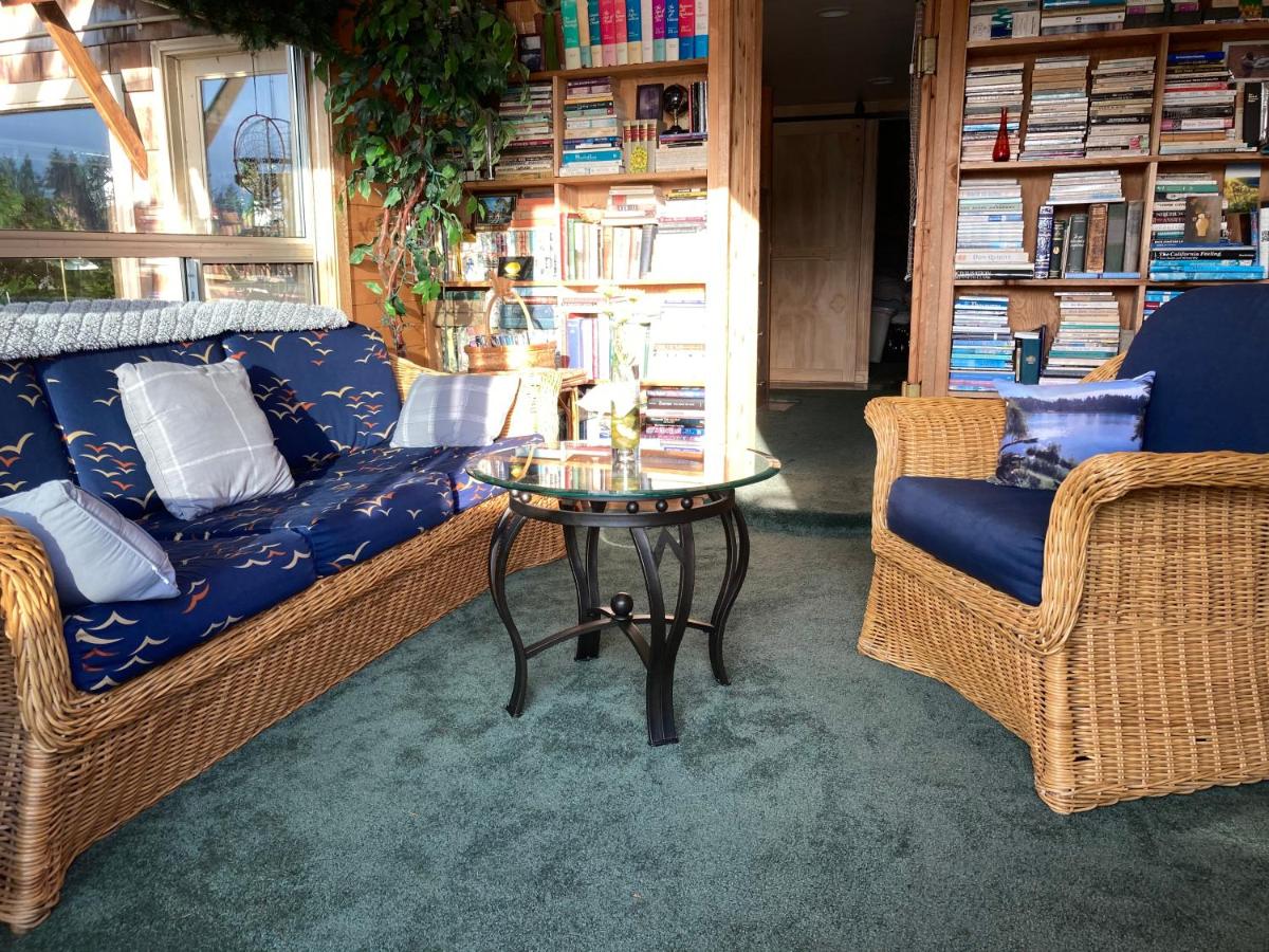 | Cottage Lake Bed and Breakfast