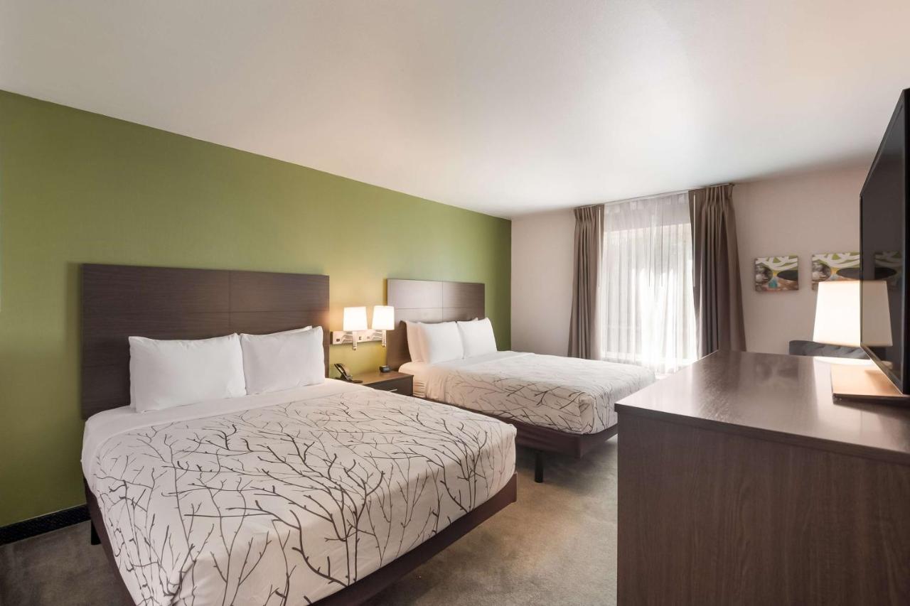 Queen Room with Two Queen Beds at Surestay Plus Hotel By Best Western Seatac Airport