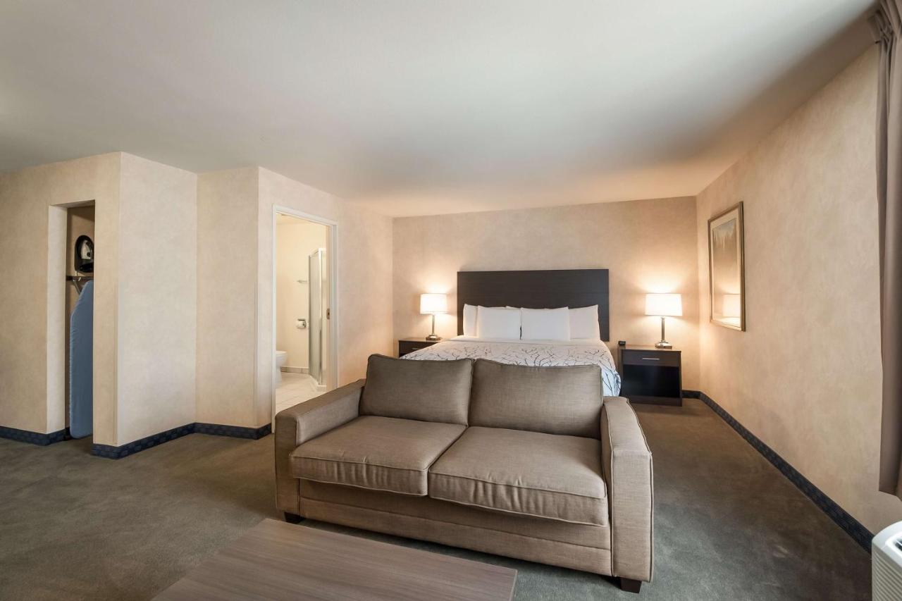 King Suite with Sofa Bed at Surestay Plus Hotel By Best Western Seatac Airport